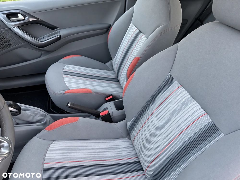 Peugeot 208 68 VTI Active - 12