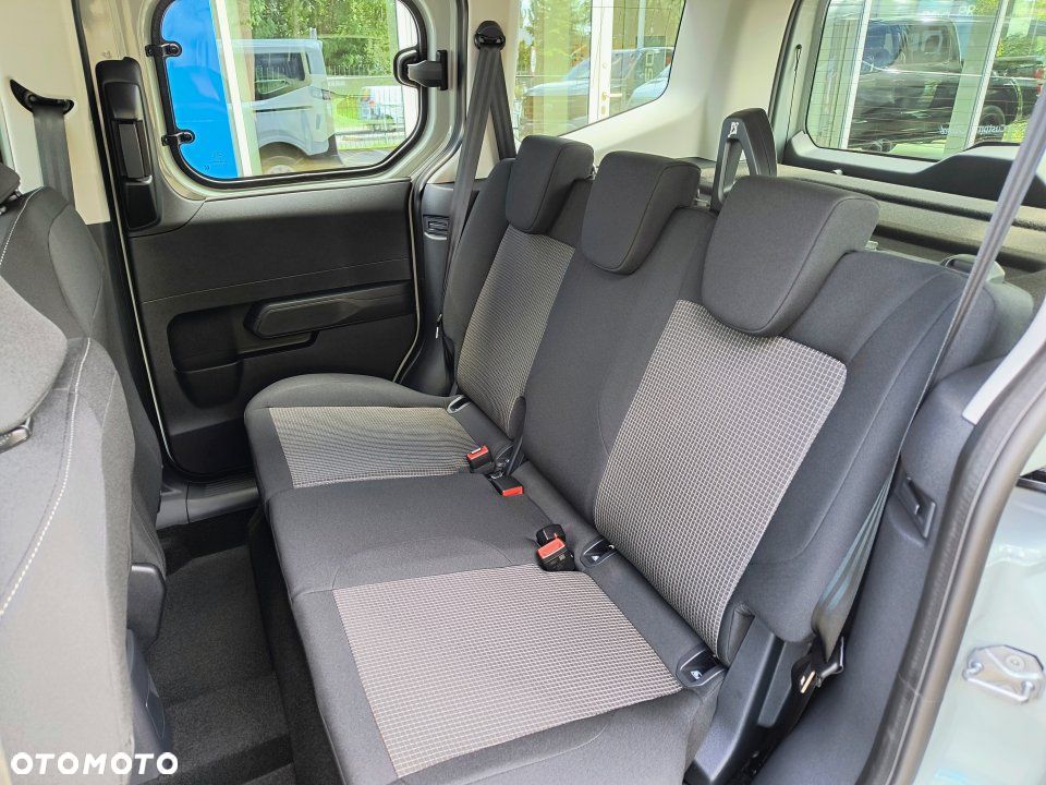 Ford Tourneo Courier - 10