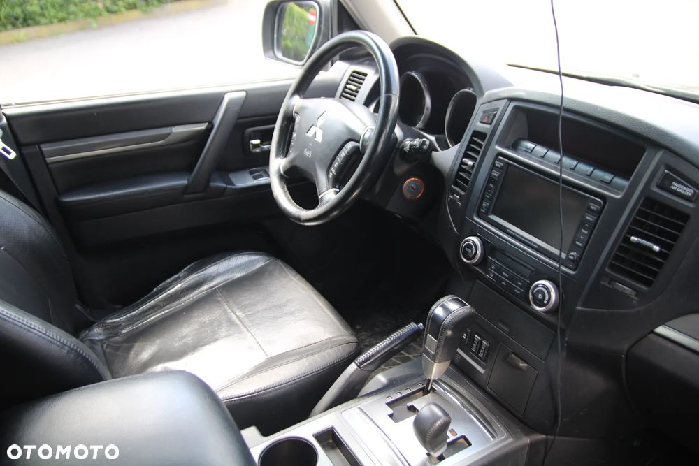 Mitsubishi Pajero 3.2 DID Intense - 12