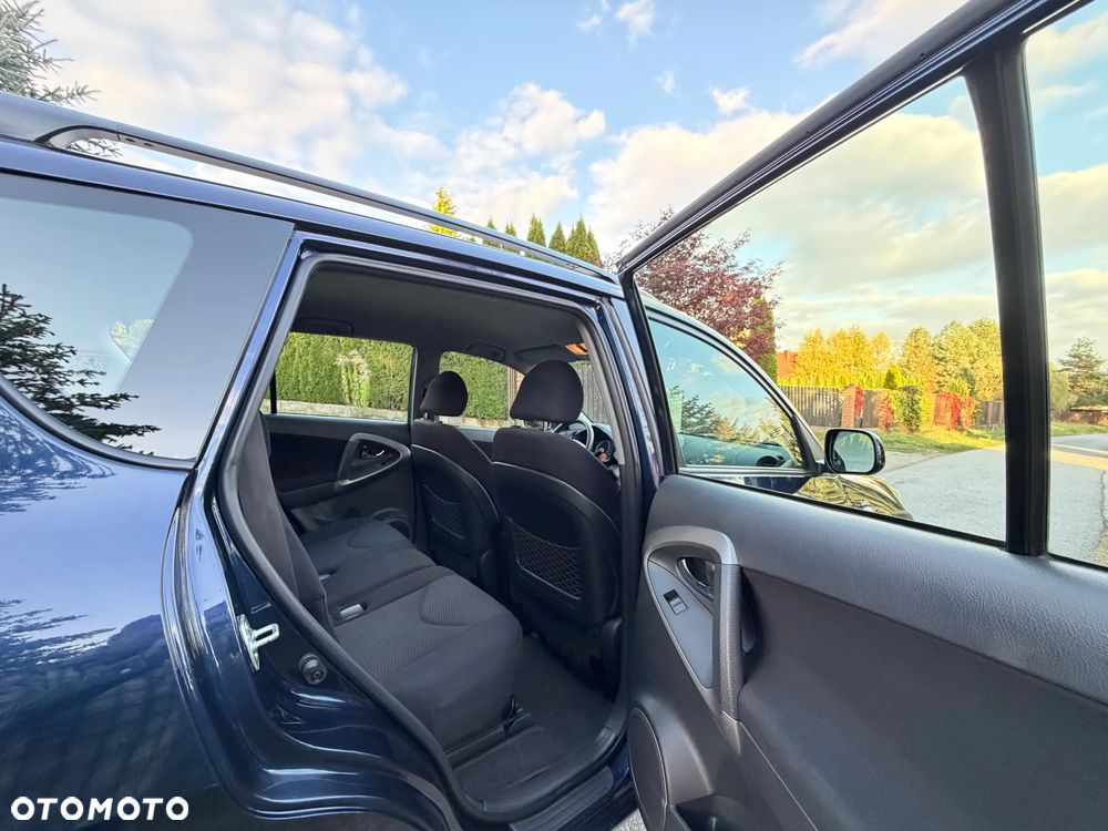 Toyota RAV4 2.2 D-4D Premium - 29