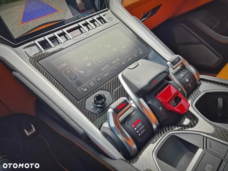 Lamborghini Urus Standard - 24
