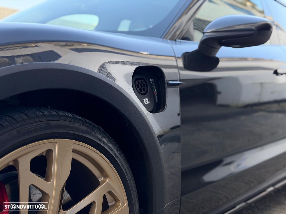 Porsche Taycan Cross Turismo 4S - 11