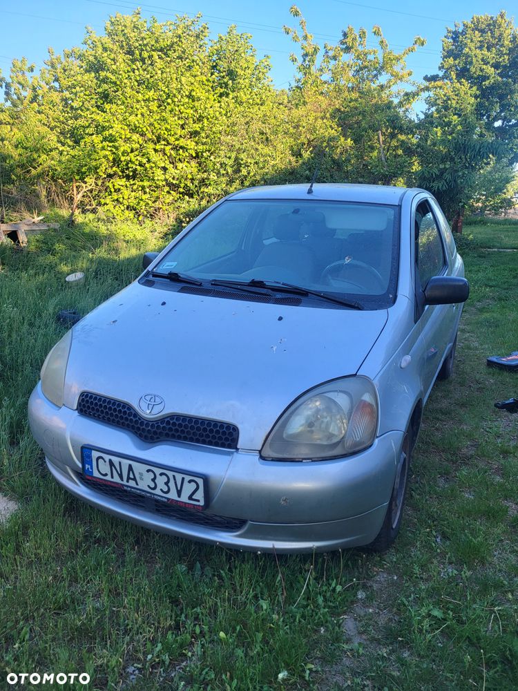 Toyota Yaris 1.0 Base - 1