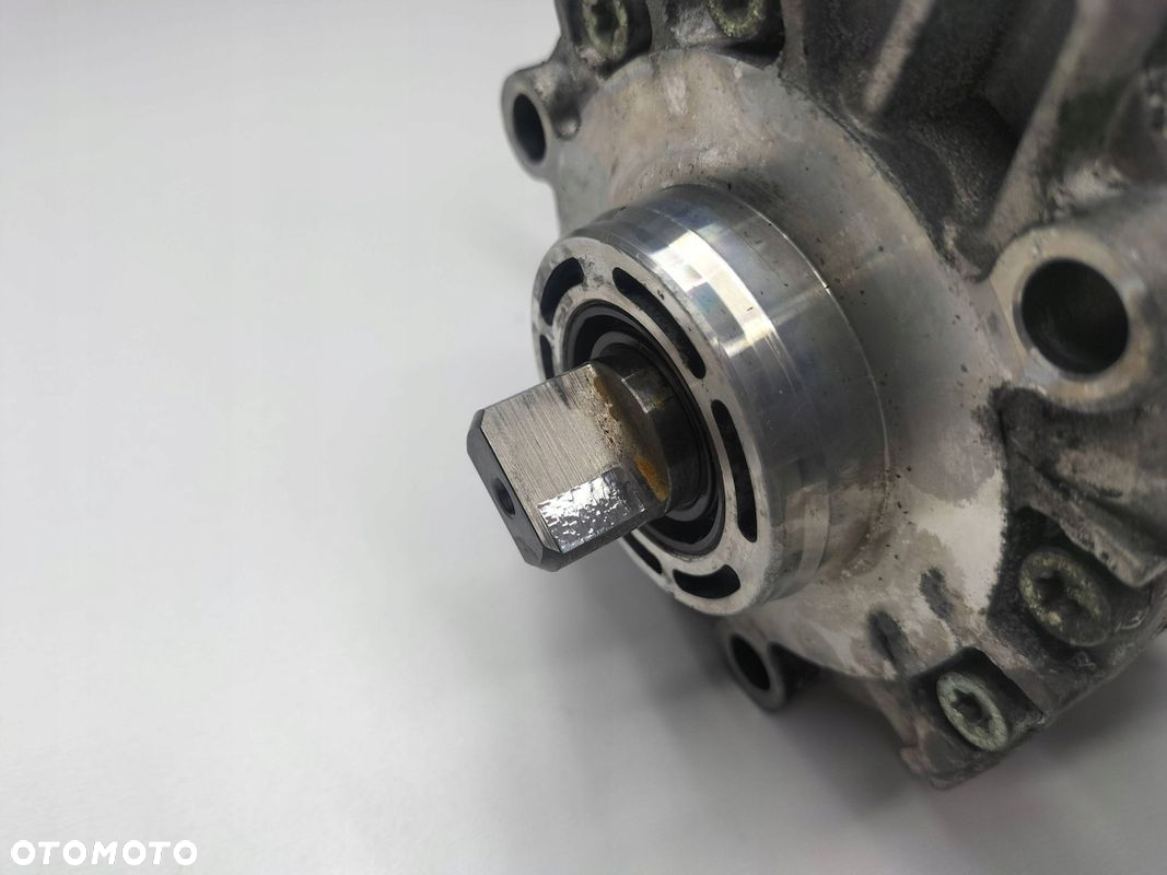 POMPA WTRYSKOWA PEUGEOT CITROEN VOLVO FORD 2.0 HDI 9685705080 - 2