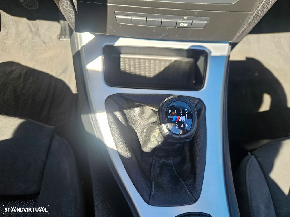BMW 320 d Coupe Edição M - 34