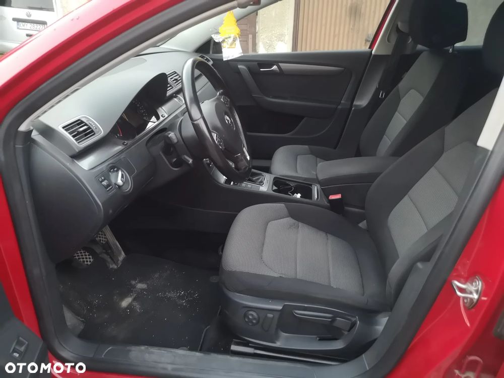 Volkswagen Passat 2.0 TDI 4Motion BlueMotion Technol Comfortline - 13