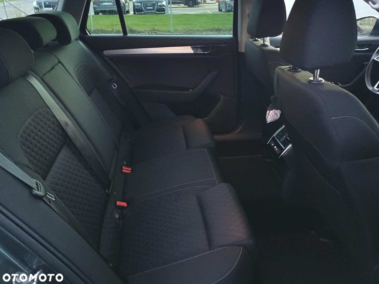 Skoda Superb 2.0 TDI SCR Ambition - 14