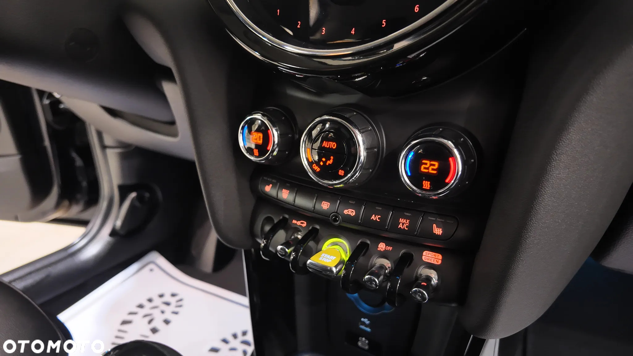 MINI Cooper SE - 36