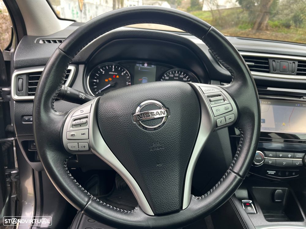 Nissan Qashqai 1.5 dCi N-Connecta 18 - 21