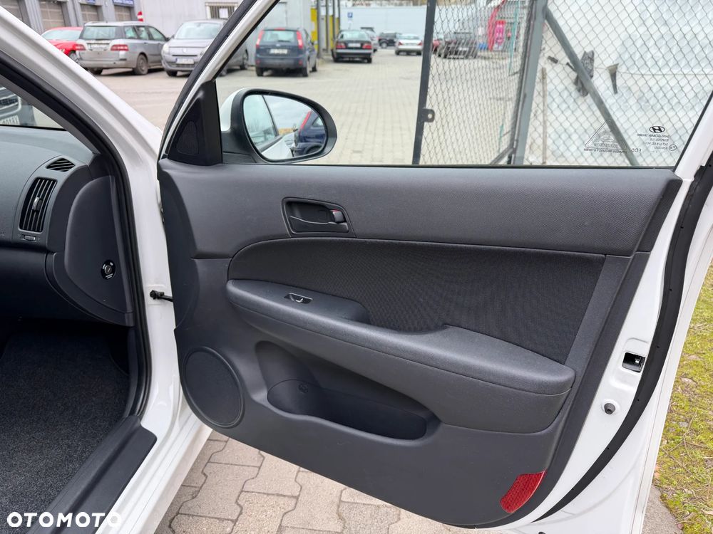 Hyundai i30 1.4 Comfort - 21