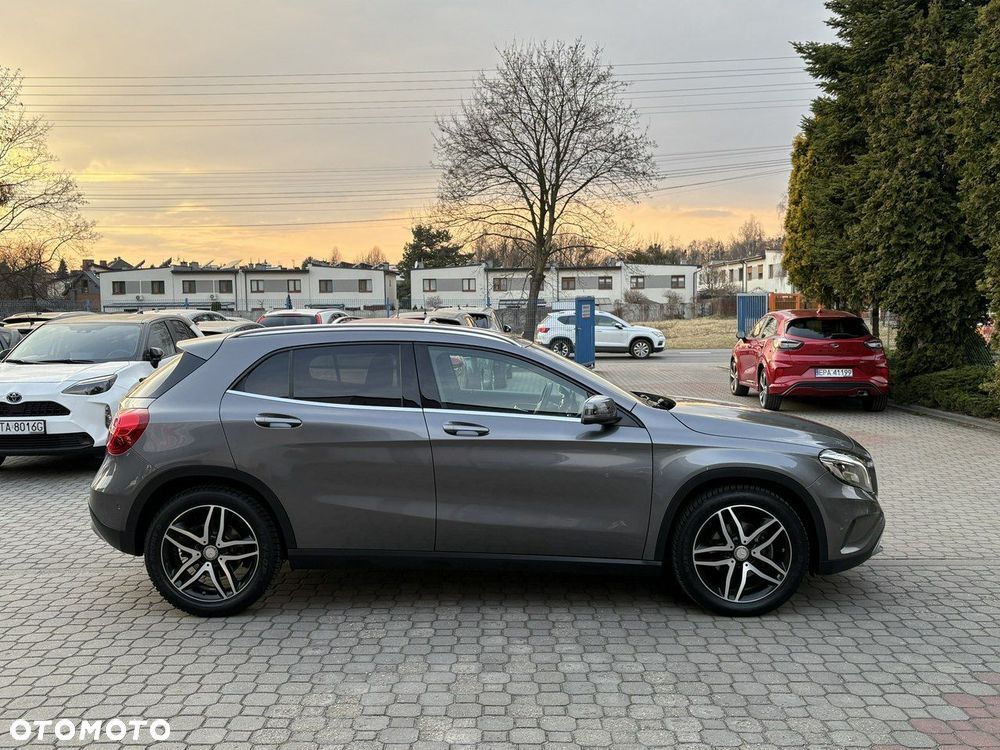 Mercedes-Benz GLA - 5