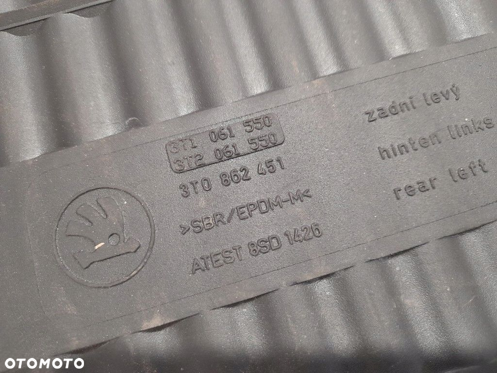 SKODA SUPERB II KOMBI DYWANIKI WYCIERACZKI GUMOWE 3T1862435 ORYGINAŁ SUPER - 12