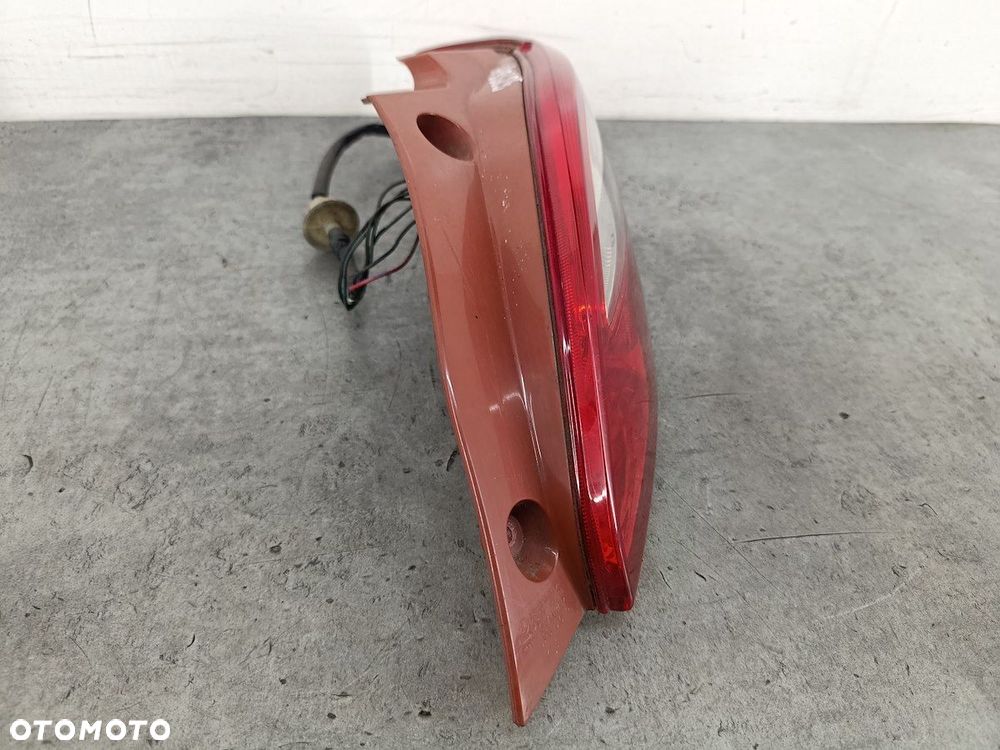 LAMPA TYLNA PRAWA MAZDA 2 II D65151150  P5776R STANLEY HATCHBACK - 4