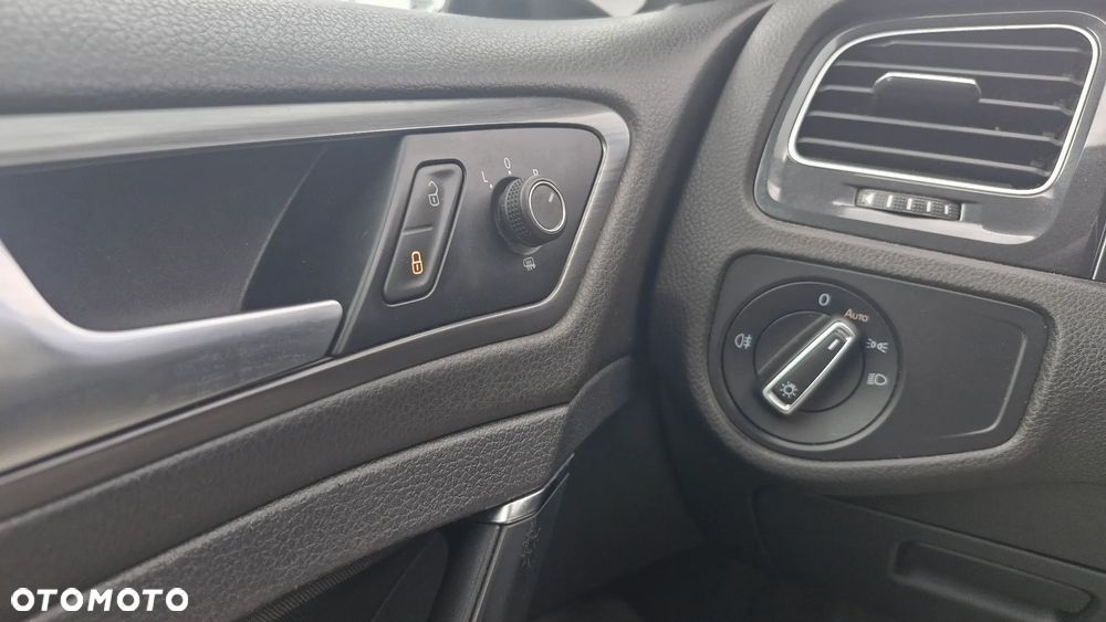 Volkswagen Golf 1.6 TDI BMT Comfortline - 19
