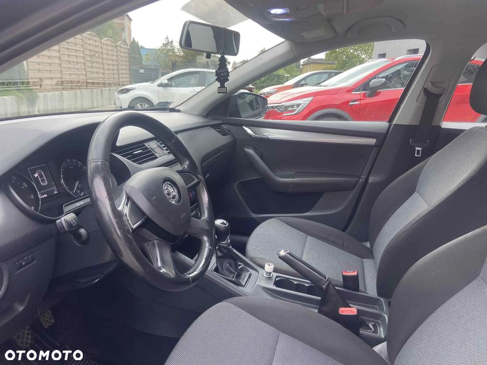 Skoda Octavia 1.2 TSI Ambiente - 21