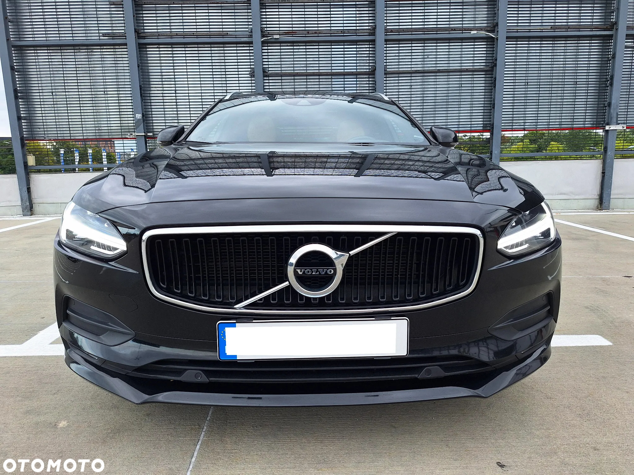 Volvo V90 D4 Momentum Pro - 4