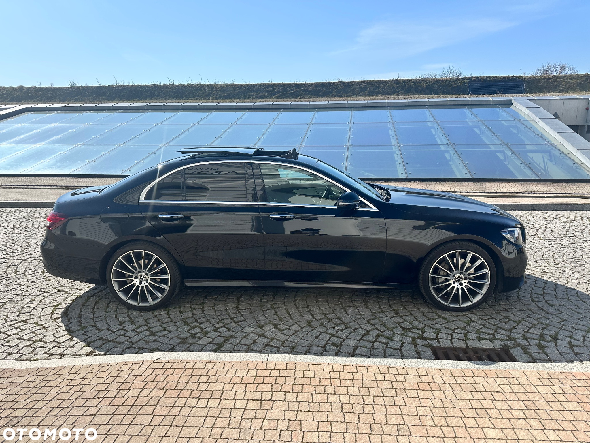 Mercedes-Benz Klasa E 220 d Coupe 4-Matic AMG - 3