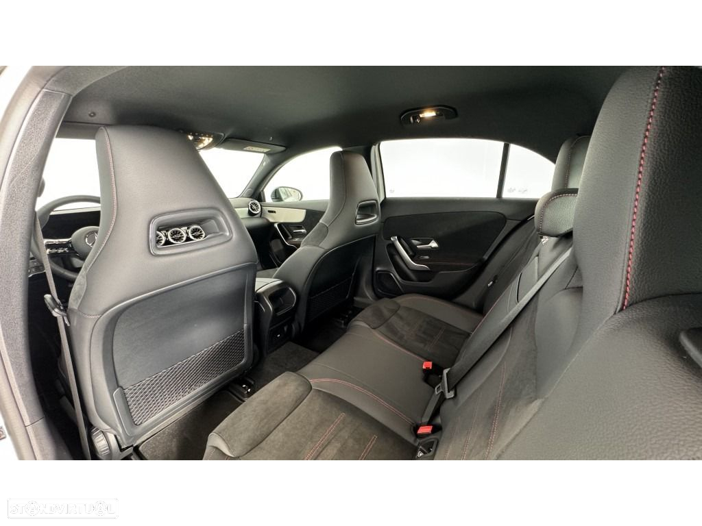 Mercedes-Benz A 250 e AMG Line - 15