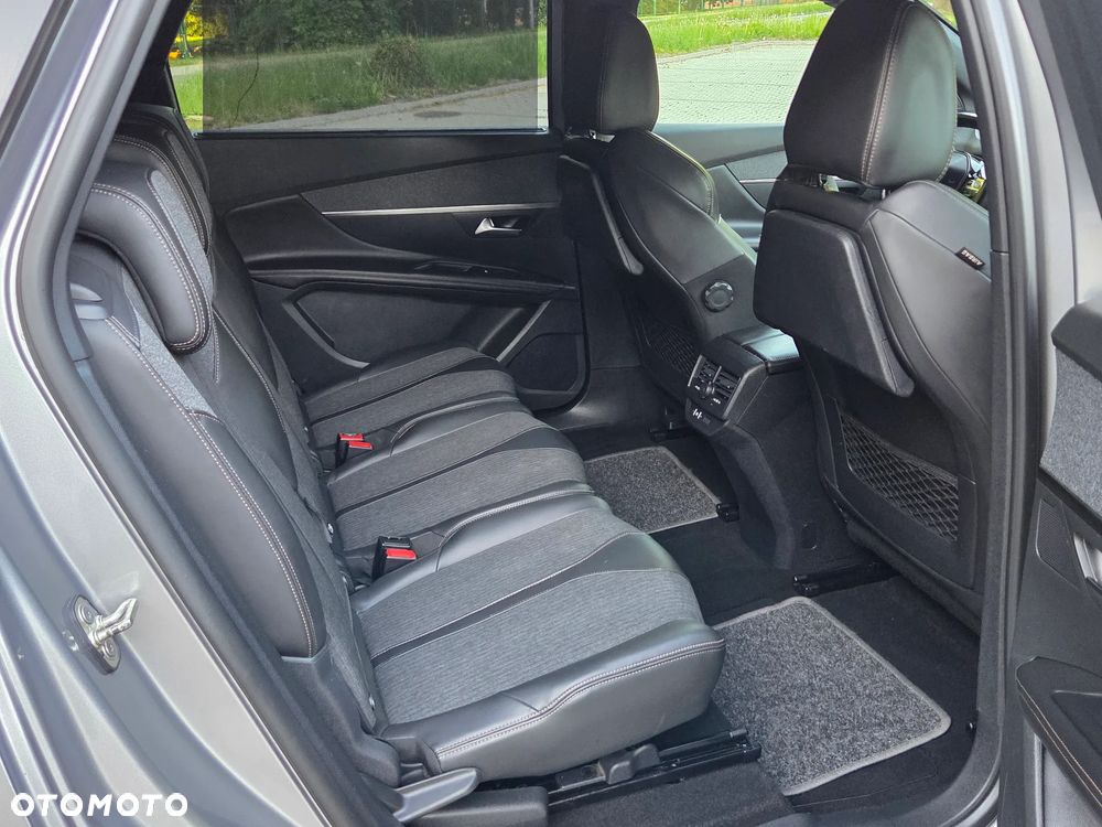 Peugeot 5008 - 8