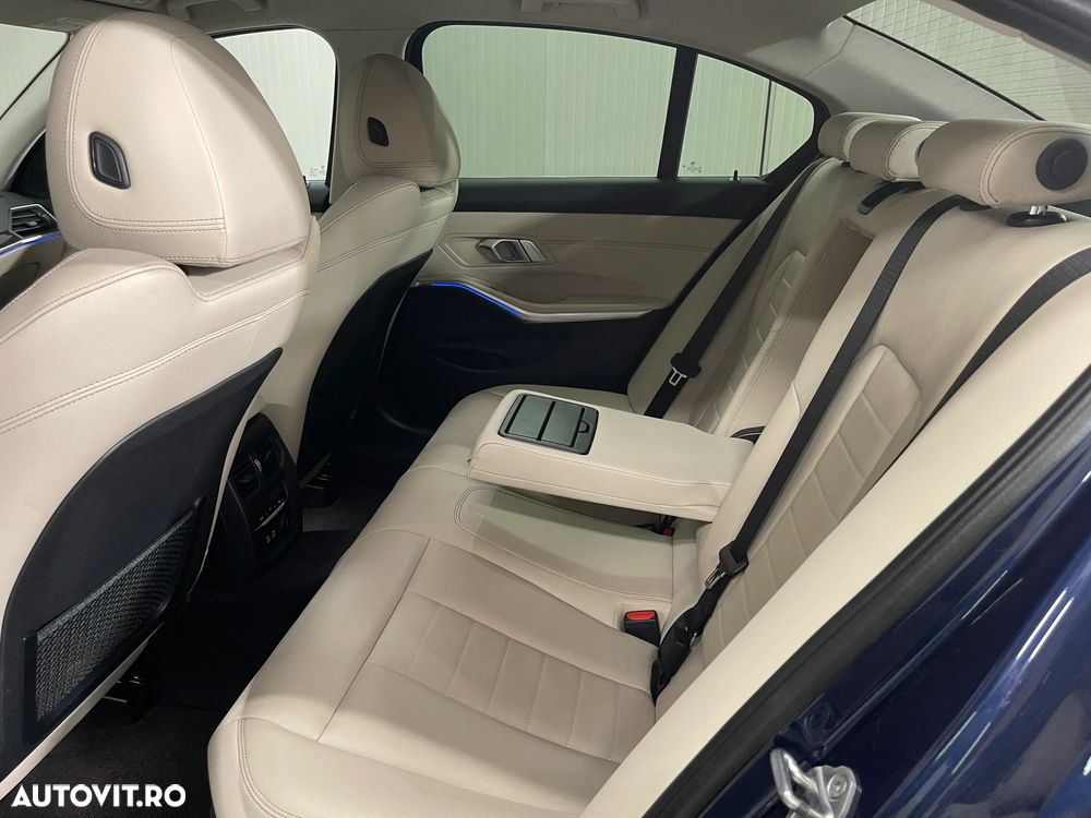 BMW Seria 3 320d xDrive AT MHEV - 13
