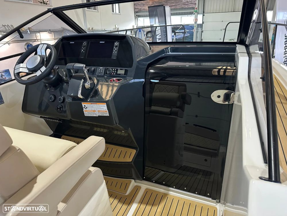 Quicksilver Activ 875 Sundeck - 20