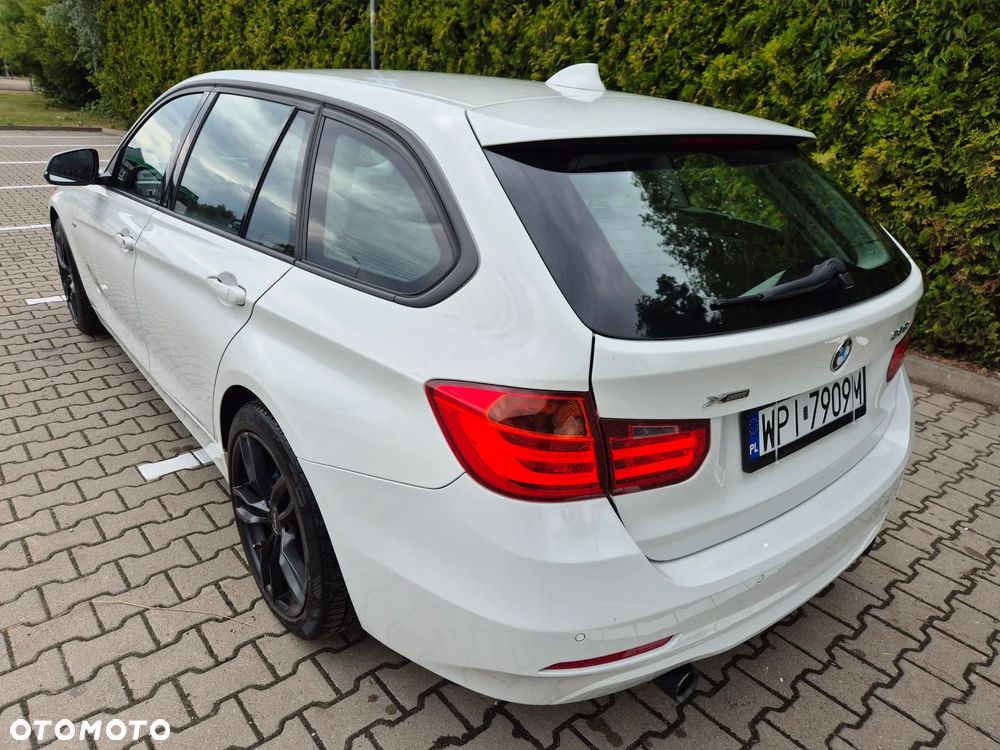 BMW Seria 3 335i xDrive Sport Line - 24