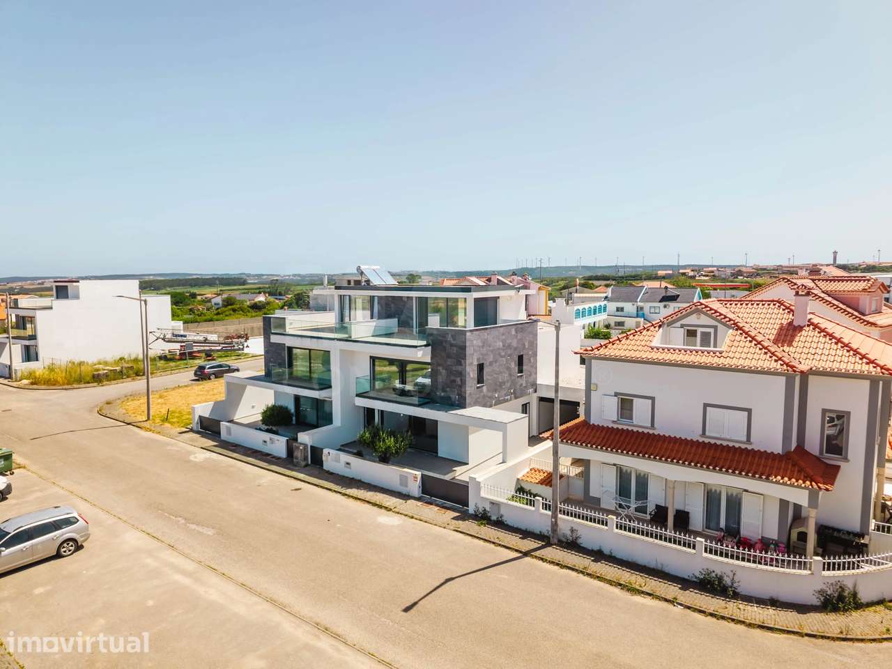 Moradia T3+2 Moderna com Vista Mar e Terraço Panorâmico - Grande imagem: 5/50