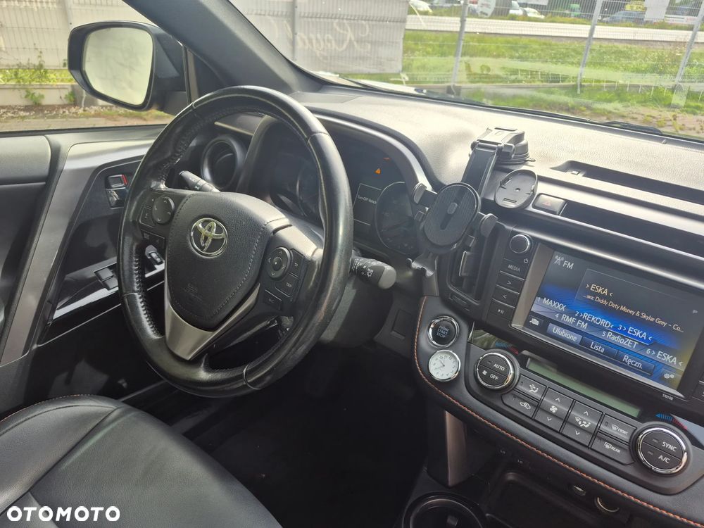 Toyota RAV4 - 16