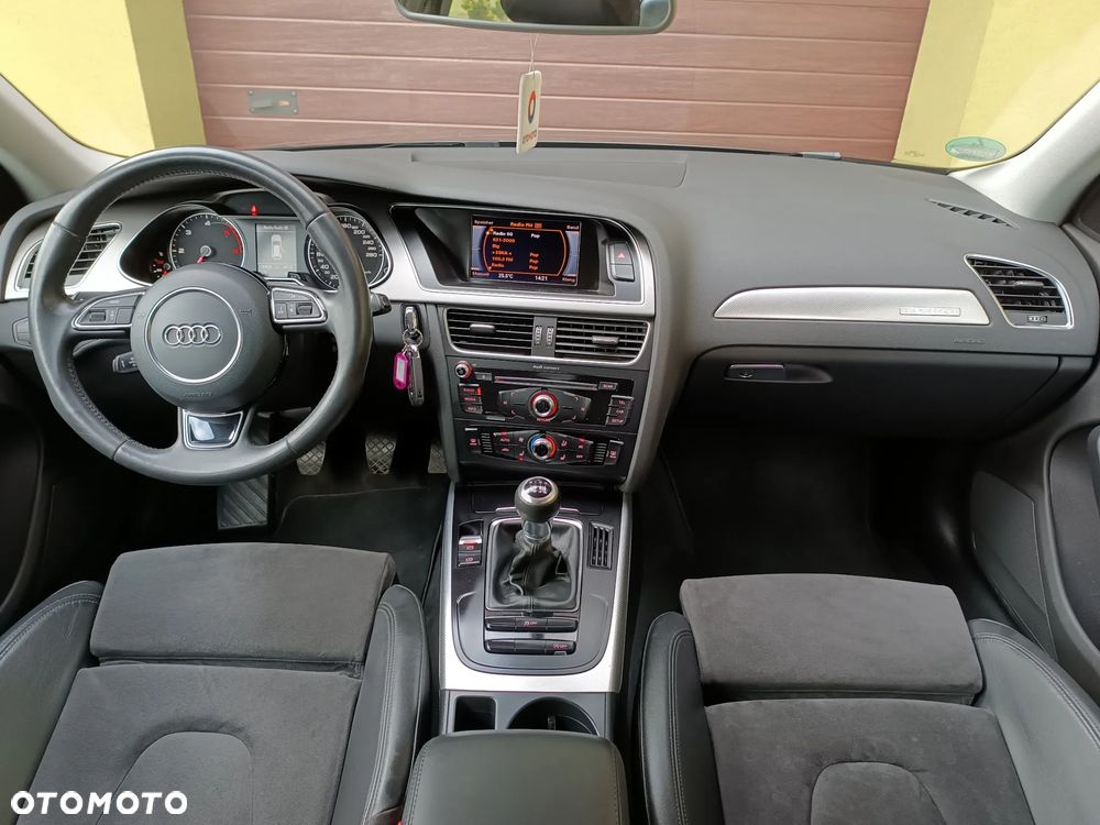 Audi A4 Avant 2.0 TDI DPF quattro Attraction - 13