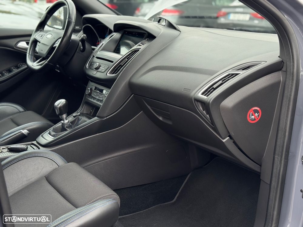 Ford Focus 2.3 EcoBoost S&S 4WD RS - 26