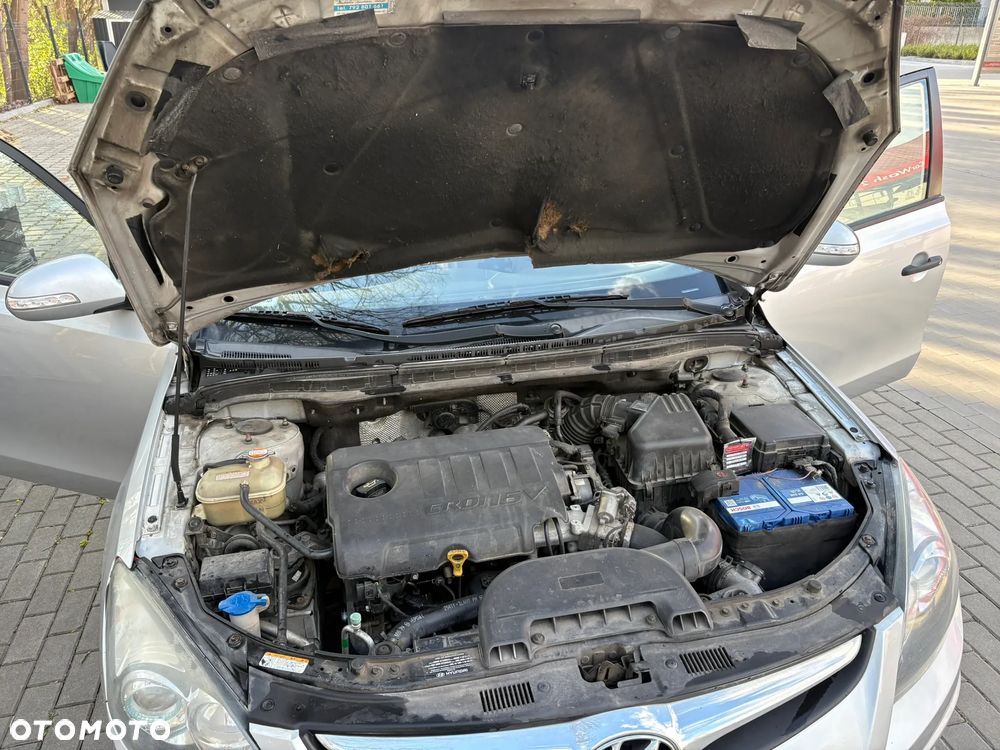 Hyundai i30 i30cw 1.6 CRDi FIFA WM Edition - 17