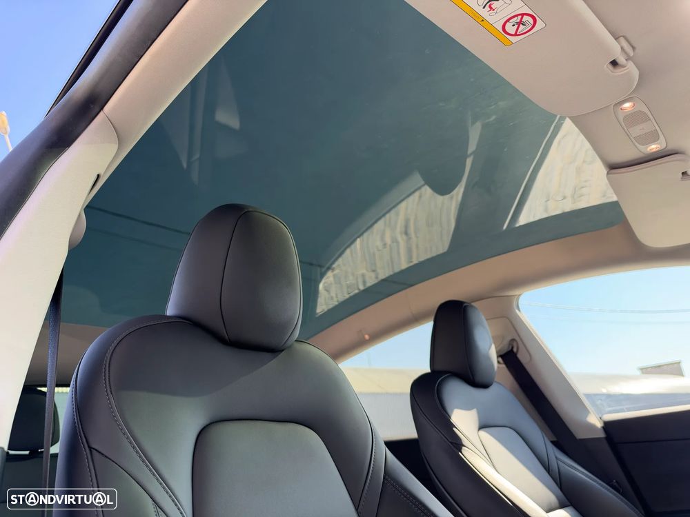 Tesla Model Y RWD - 18