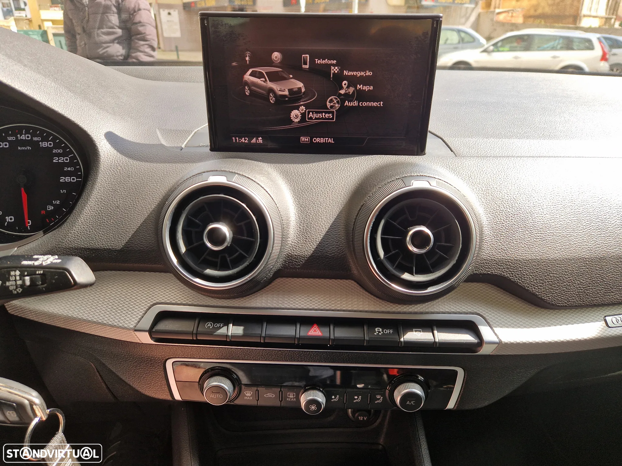 Audi Q2 30 TFSI - 12