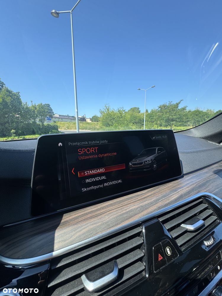 BMW Seria 5 520d Luxury Line sport - 10