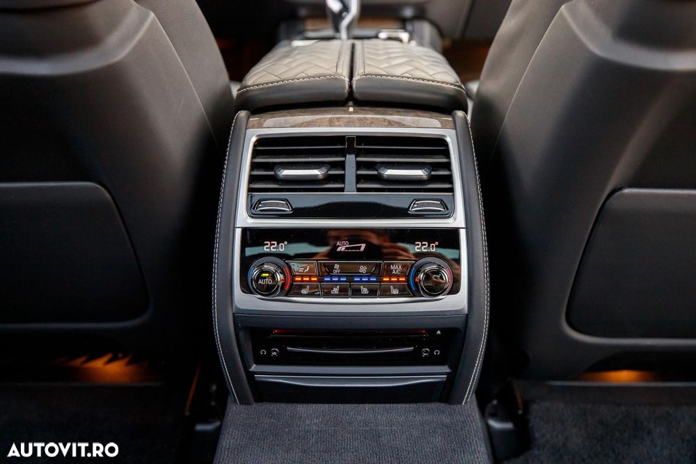 BMW 7 Series 2020 — imagine 37