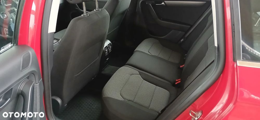 Volkswagen Passat - 8