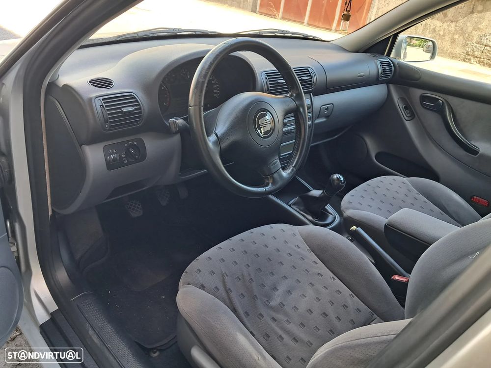 SEAT Toledo 1.6 Confort - 11