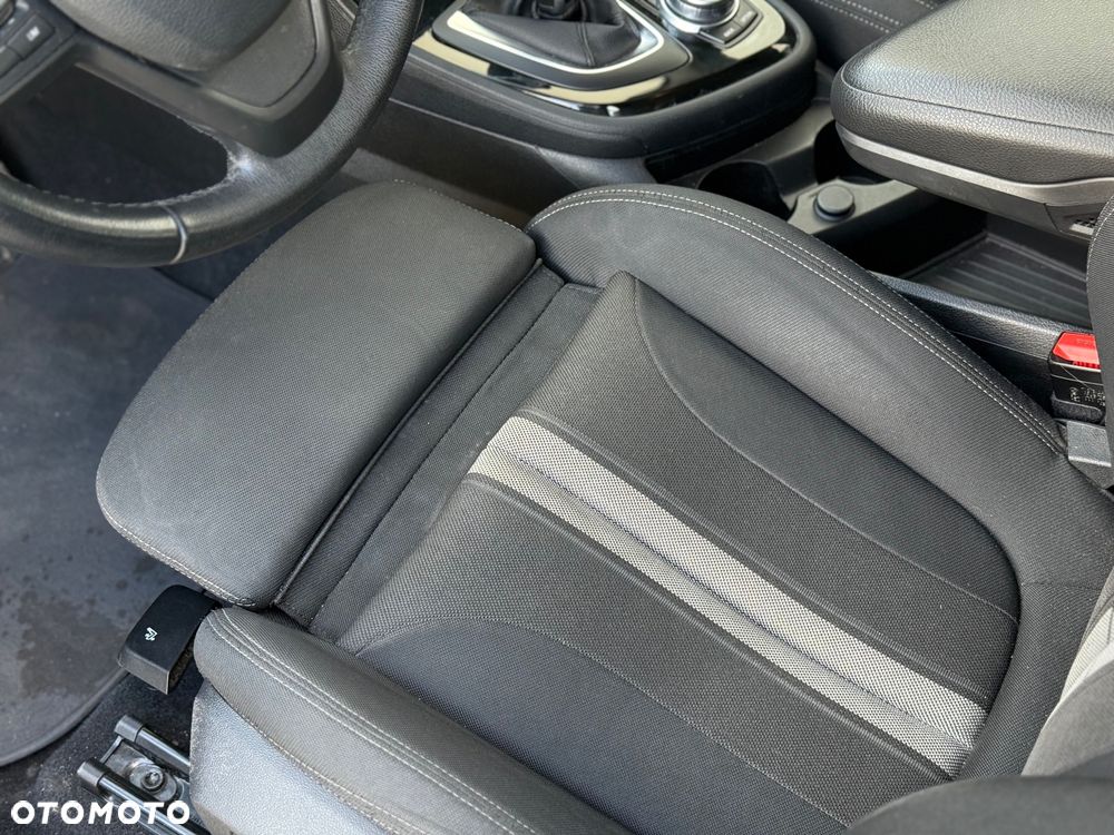 BMW Seria 2 216d GT - 21