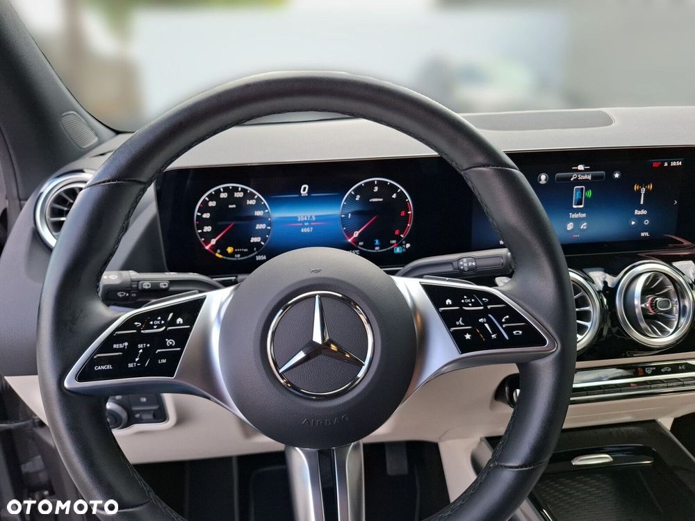 Mercedes-Benz GLA 200 d Progressive - 13