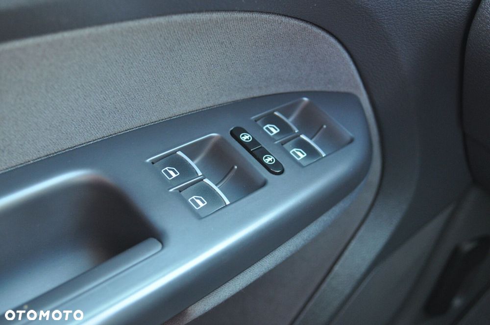 Volkswagen Touran - 18