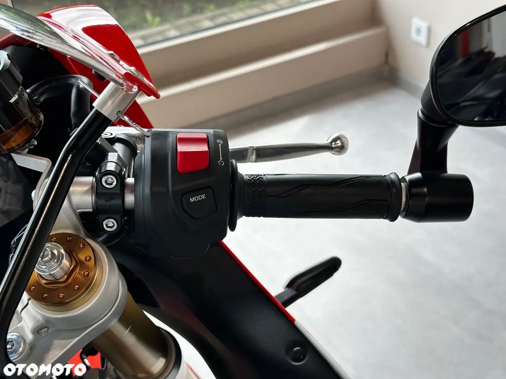 Yamaha XSR - 9