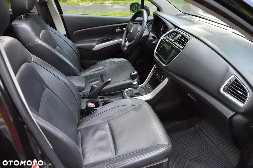 Suzuki SX4 S-Cross 1.4 T Premium - 15