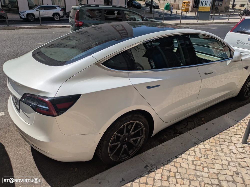 Tesla Model 3 - 3