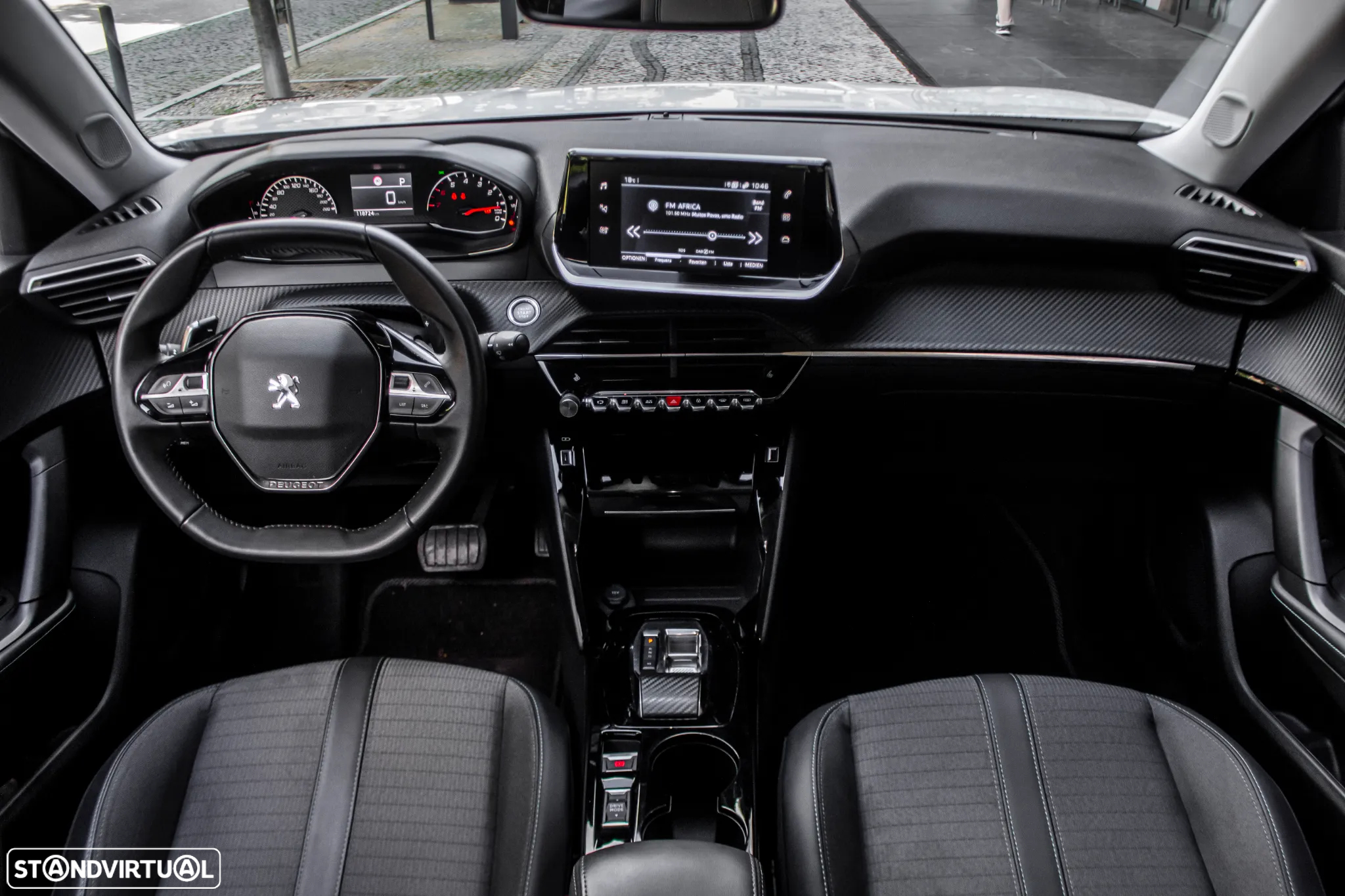 Peugeot 2008 1.5 BlueHDi Allure EAT8 - 41