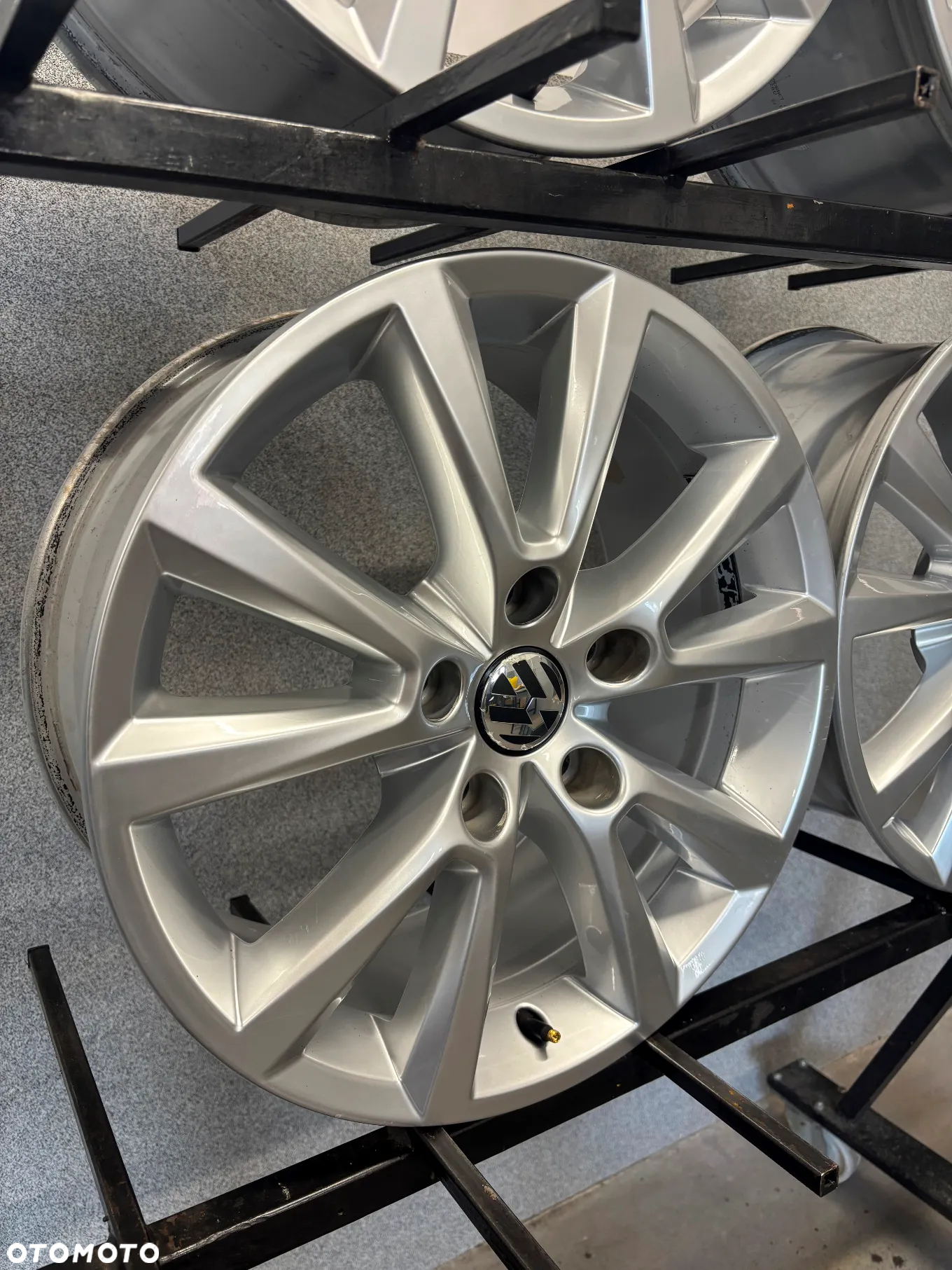 4 FELGI ALU. VW TOUAREG,AUDI Q7,PORSCHE CAYENNE 18'' 8J ET53 5x130 - 7
