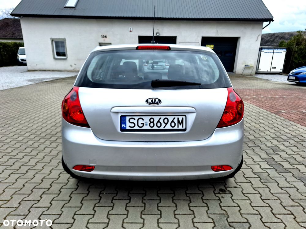 Kia Ceed - 4