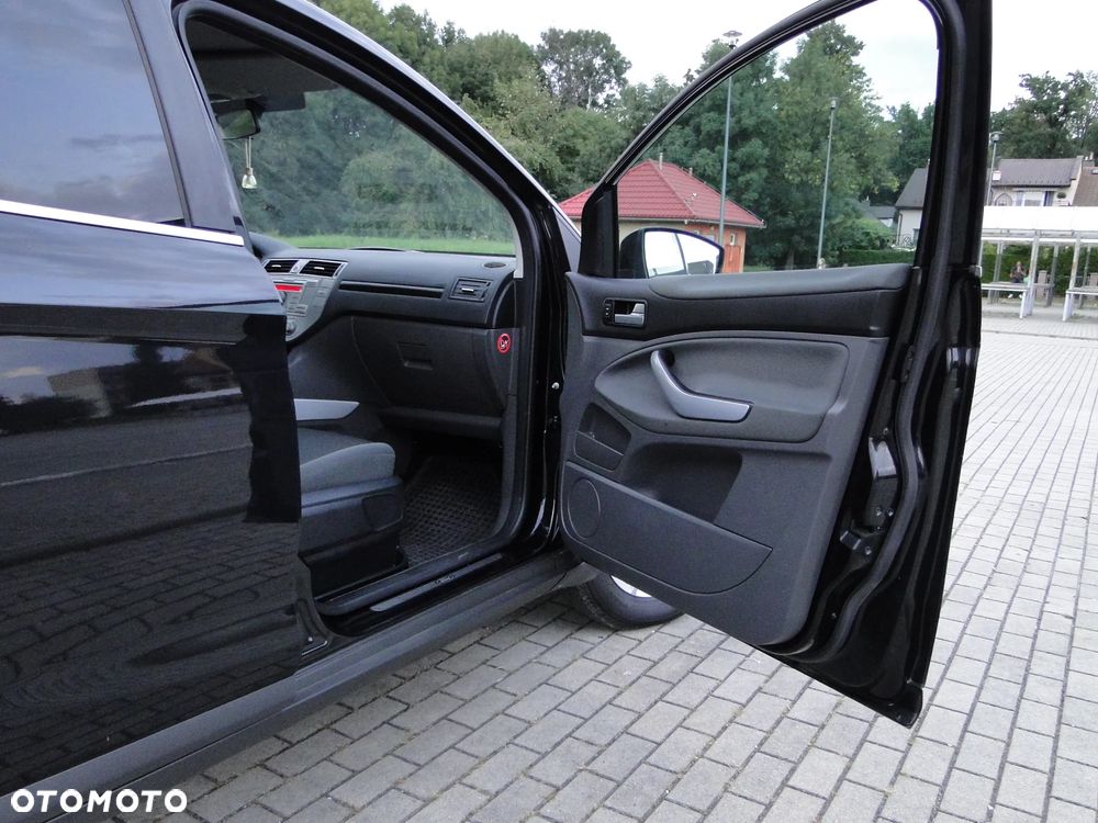 Ford Kuga 2.0 TDCi 4x4 Titanium - 14