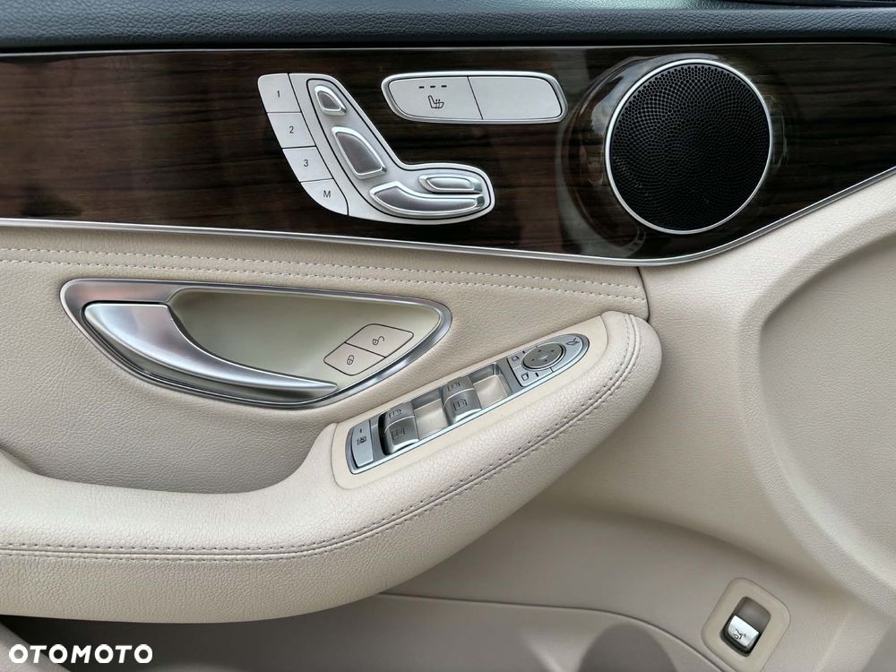 Mercedes-Benz Klasa C 300 7G-TRONIC - 6