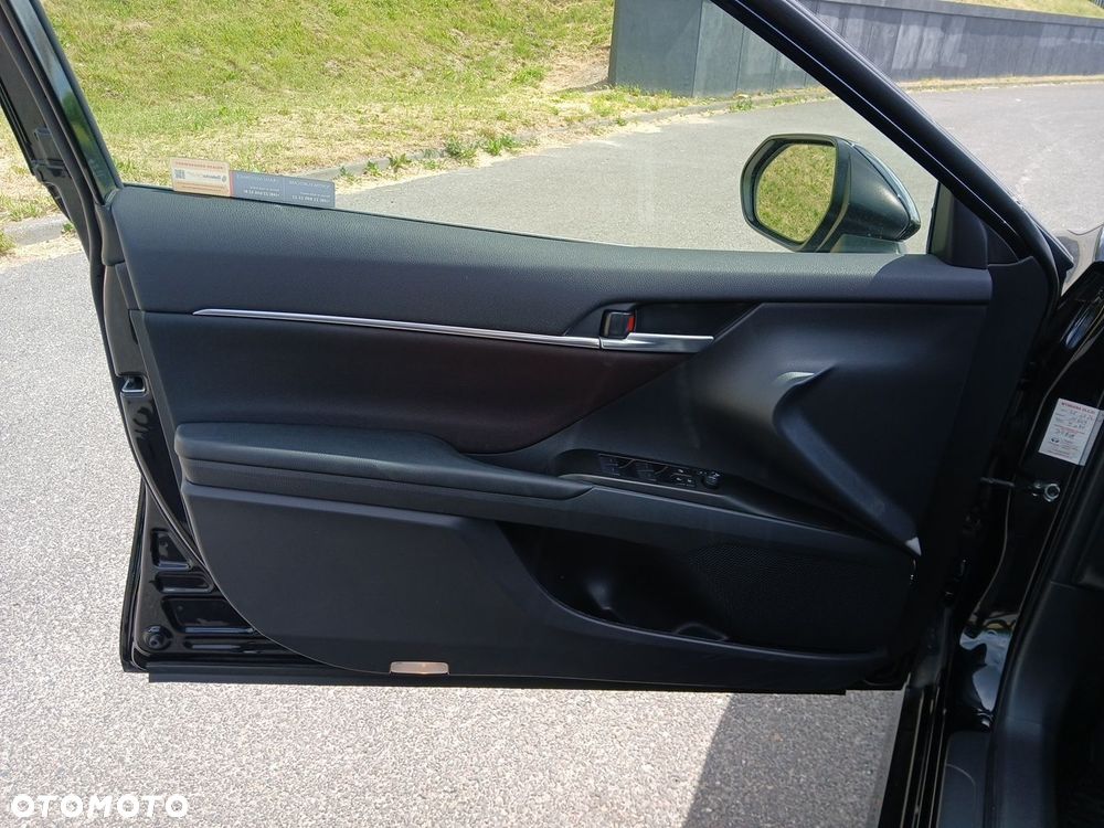 Toyota Camry 2.5 Hybrid Comfort CVT - 40