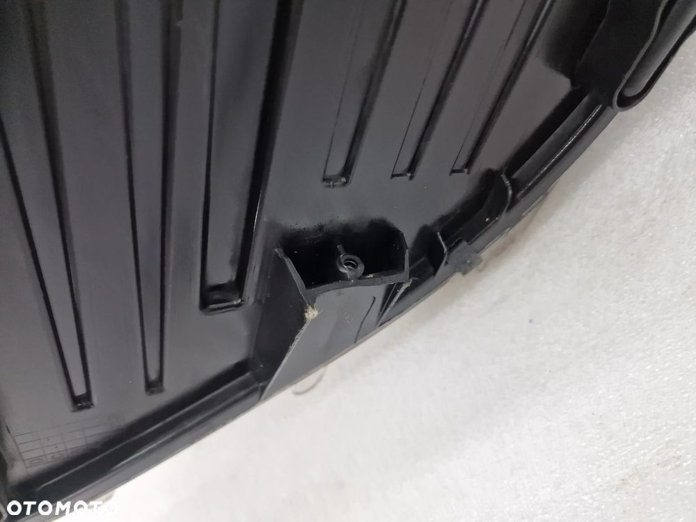 VW T5 LIFT 7E0 MULTIVAN 10- PRAWA ZWYKŁA LAMPA PRZEDNIA PRZÓD , NR 7E1941016J , NR AUKCJI LA63 - 16